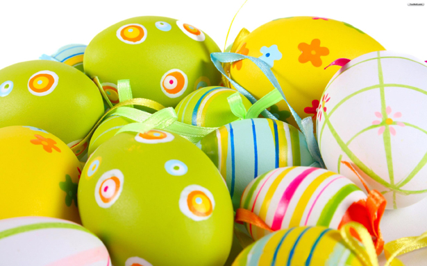Детски отдел на Общинска библиотека отново стана работилница за Великденски яйца