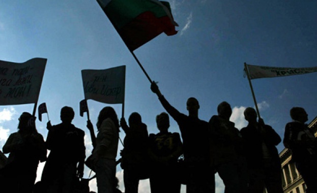 Дойче веле: Протестите в България са срещу корупцията и срещу мафиотските връзки в управляващите среди