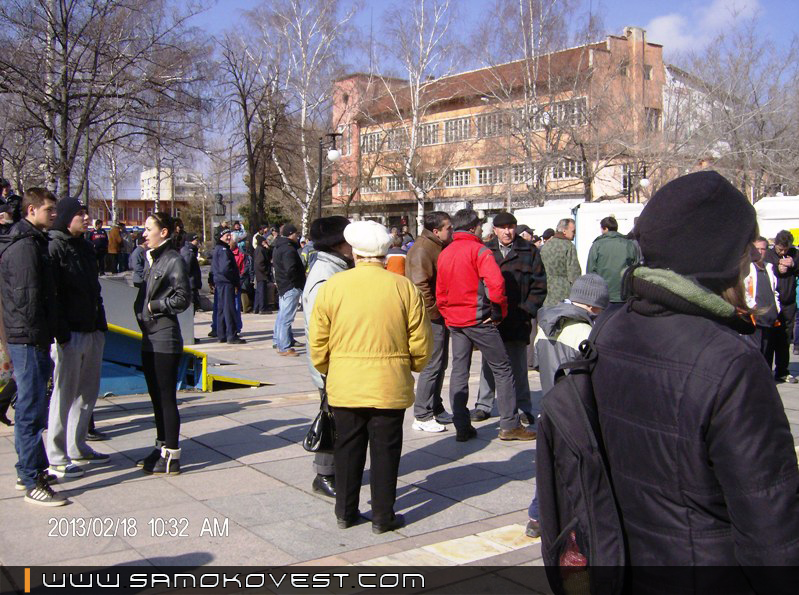 Протестиращите в Самоков блокираха за час пътя към Дупница