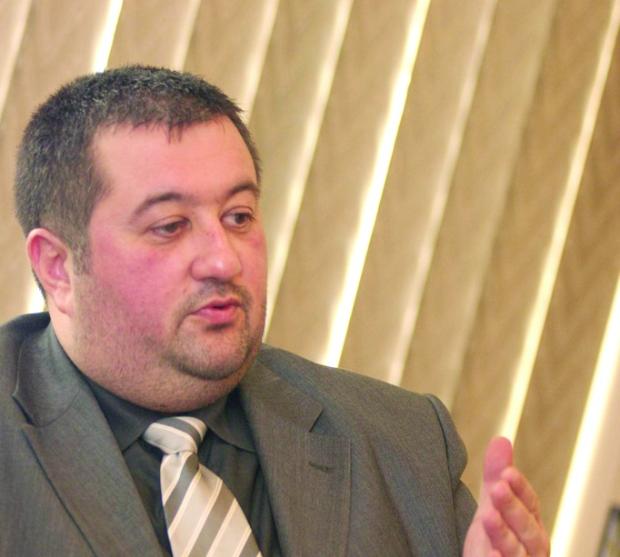 Бившият областен управител на Софийска област Емил Иванов отново стана депутат от ДПС