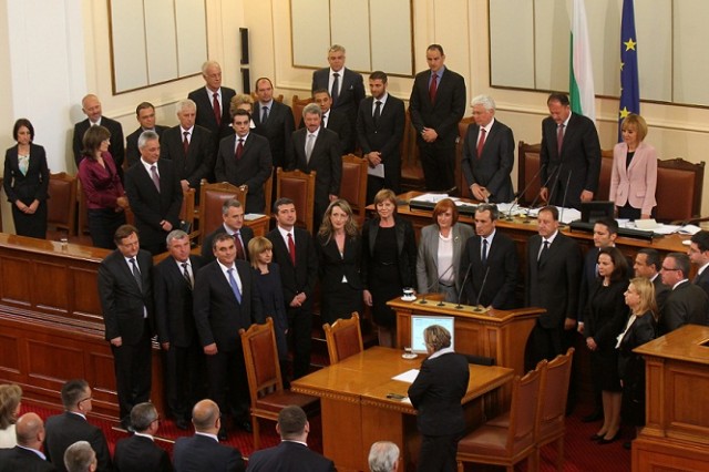 ДСБ: Правителството на Орешарски не може да извади България от кризата, защото е правителство на лъжата
