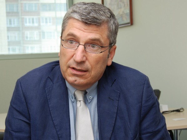Илиян Василев: Прелъстената и изоставена българска външна политика