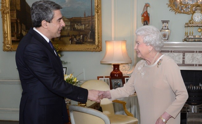 Президентът Росен Плевнелиев бе посрещнат от кралица Елизабет II