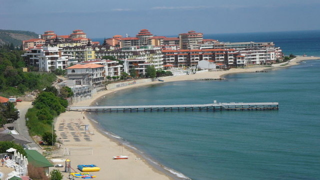 100 000 квалифицирани работници търсят курортите по Черноморието