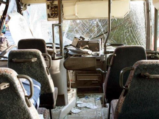 Шофьори на автобус предотвратиха тежък сблъсък на пътя Самоков – Боровец. Предпазиха десетки пътуващи.