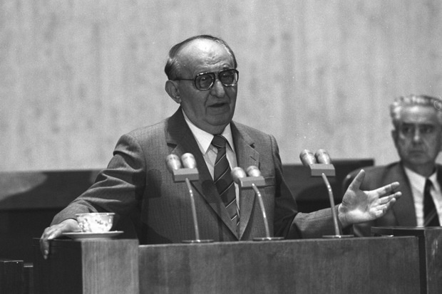 Журналистът Христо Христов: 9 ноември 1989 г. – Тодор Живков подава оставка. Москва знае, българите – не.