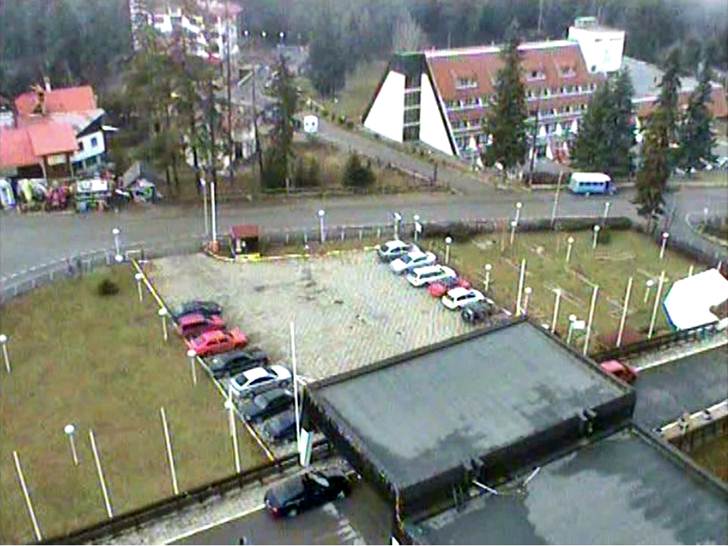 Двама мъже нанесоха побой на общински служител на паркинг в Боровец – отказали да платят