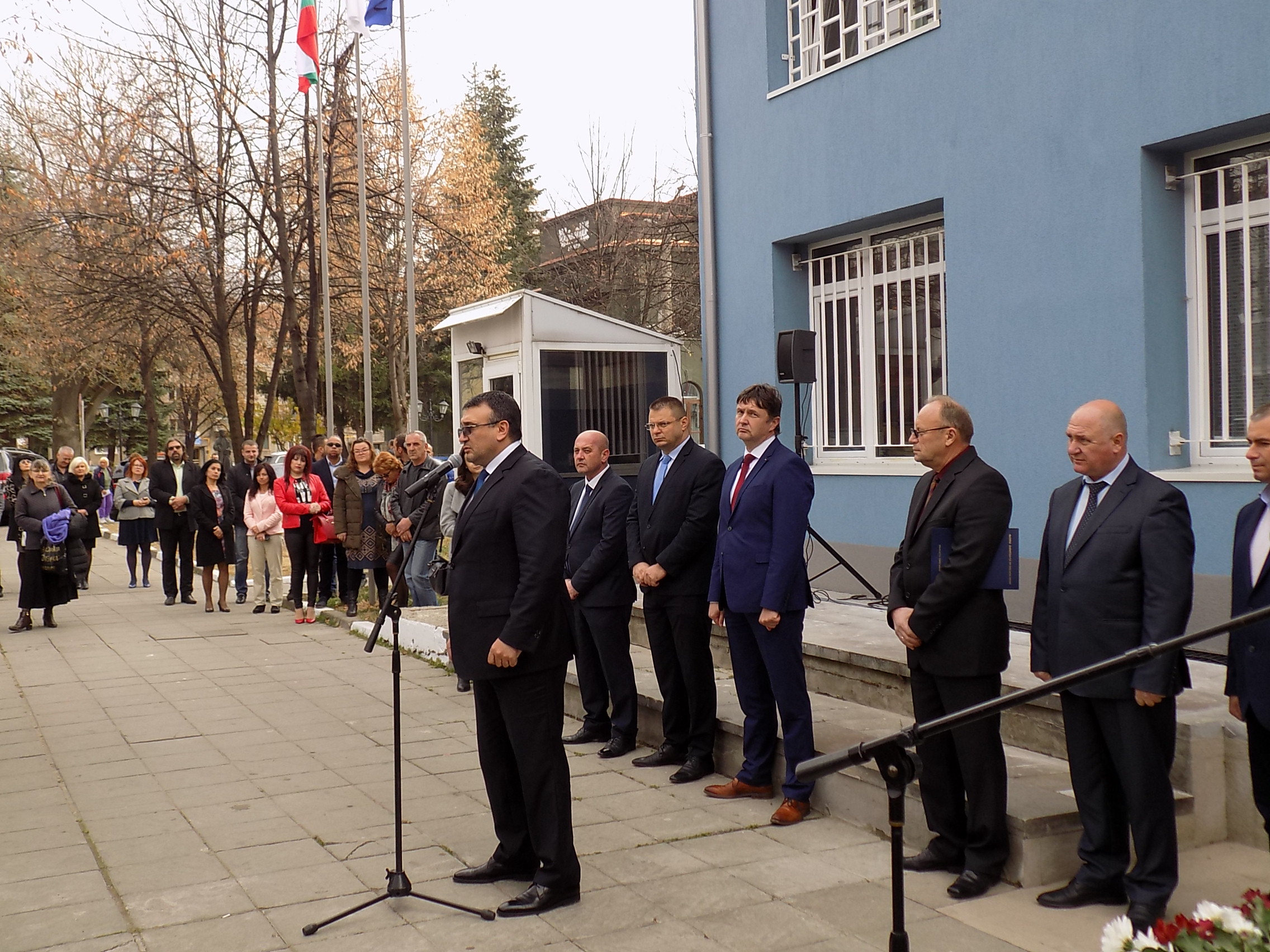 Министърът на вътрешните работи откри обновената сграда на полицията в Самоков