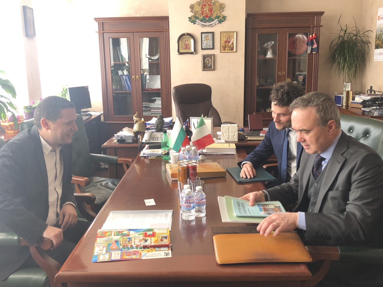 Областният управител Илиан Тодоров и посланика на Италия Стефано Балди обсъждаха възможности в културата и туризма