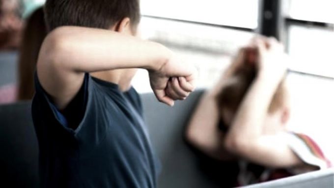 Агресия сред самоковски тийнейджъри. Двама пребиха 12 годишен връстник