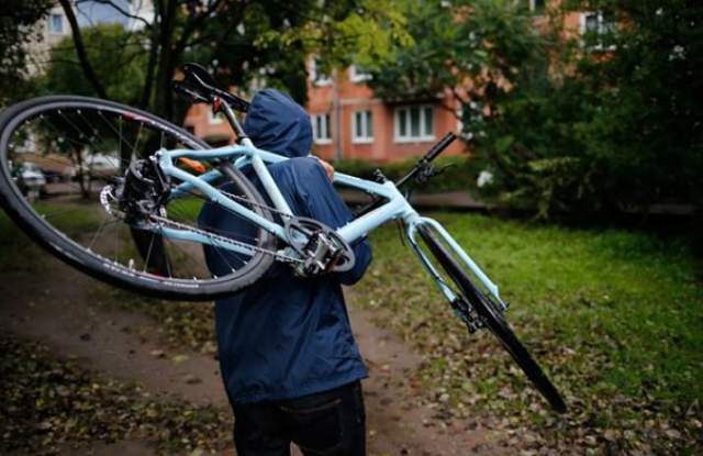 Криминално проявен самоковец открадна велосипед. Преспа в ареста