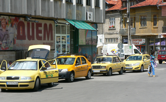 Извънредното положение изправи пред колапс таксиметровите фирми в Самоков