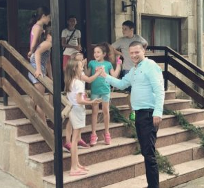 Отлични ученици от Софийска област ще почиват безплатно в Боровец по покана на Илиан Тодоров