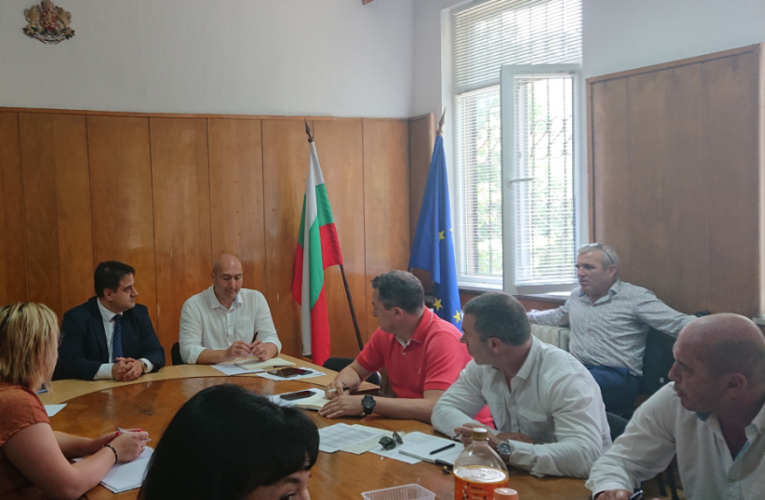 Областният управител на Софийска област Радослав Стойчев проведе среща с директорите на РУ на МВР в областта във връзка с изборите