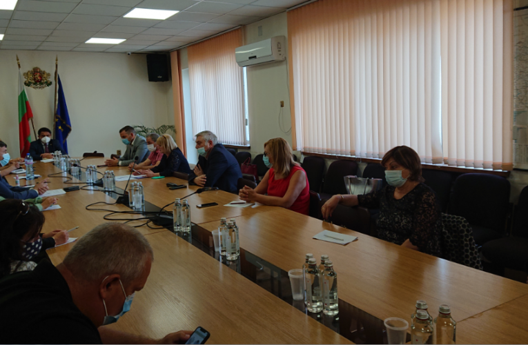 Областният кризисен щаб реши: Кметовете на общини да отменят масовите мероприятия в Софийска област