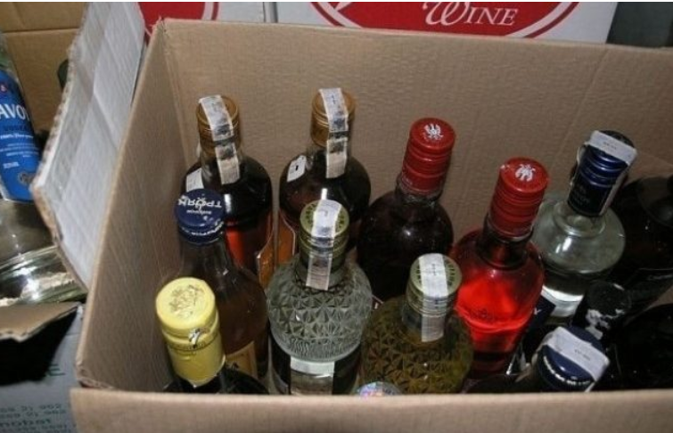 Иззеха 15 бутилки нередовен алкохол от заведение в с. Белчин