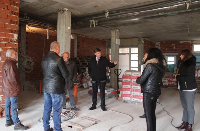 Община Самоков ще потроши 1 240 678 лв. от МОН за завършване строежа на детска градина, която през 2013 г. е обявена за завършена с акт 16