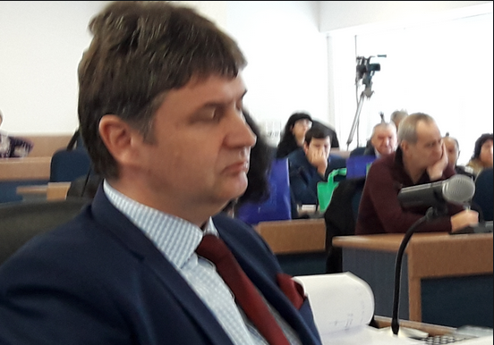 Общинарите отново гласуваха анекси за къщичките в Боровец. Заобикаля ли кметът Георгиев изискванията на закона?