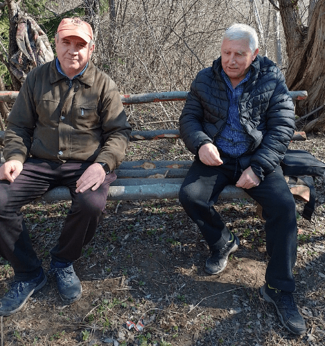 Йордан Тонев и Илия Богданов – двама облагородители на парк Лаго край Самоков