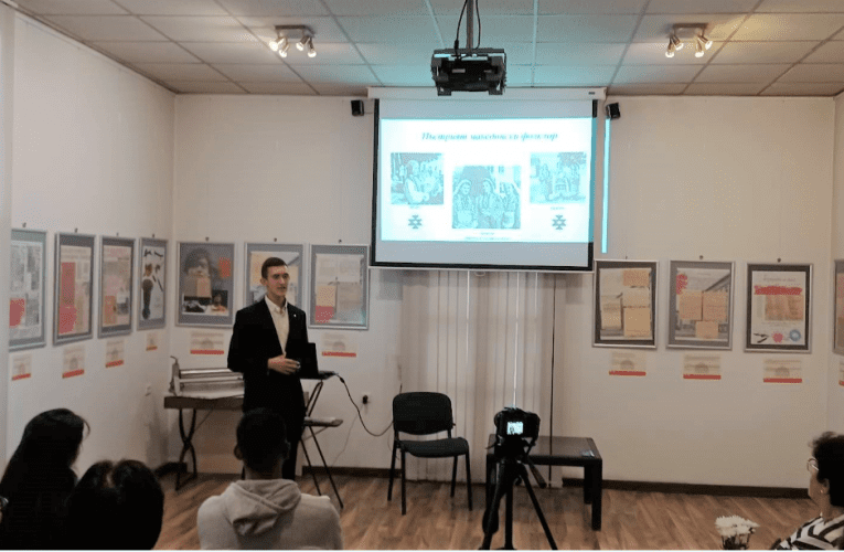 Гимназистът Йордан Тенев изнесе беседа „Първата журналистическа делегация в Македония“ в Исторически музей-Самоков