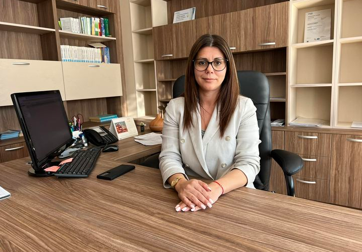Венера Милова е новият секретар на Община Самоков