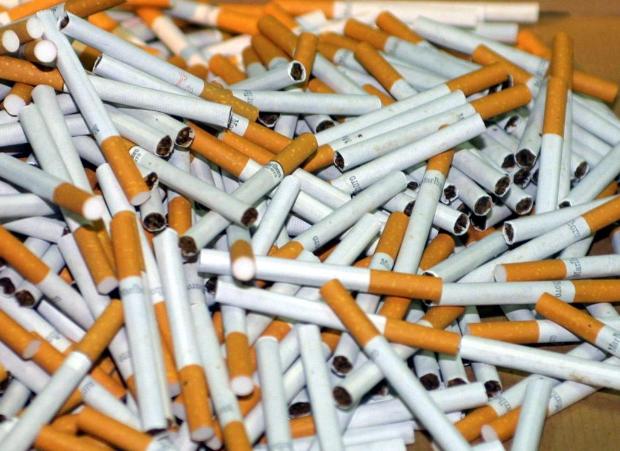 Конфискуваха 7740 къса контрабандни цигари от павилион в Самоков