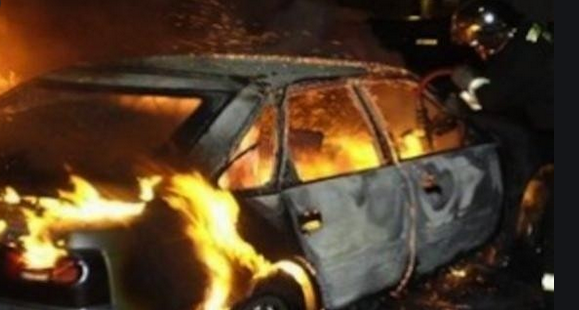 Изгоря колата на жена от самоковското село Поповяне. Причините се разследват