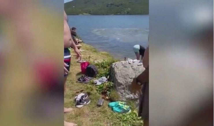 Румънски туристи се изкъпаха в едно от Рилските езера. Полицията ги издирва?