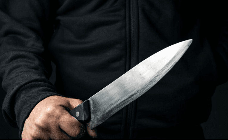 Мъж от самоковското село Ярлово подгони снаха си с нож. Закопчаха го!