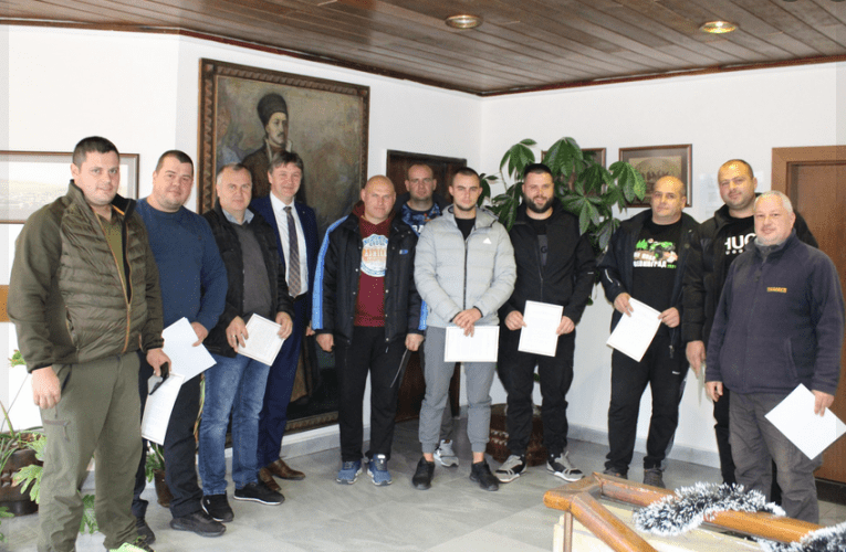 Доброволците от формированието към Община Самоков получиха благодарствени писма