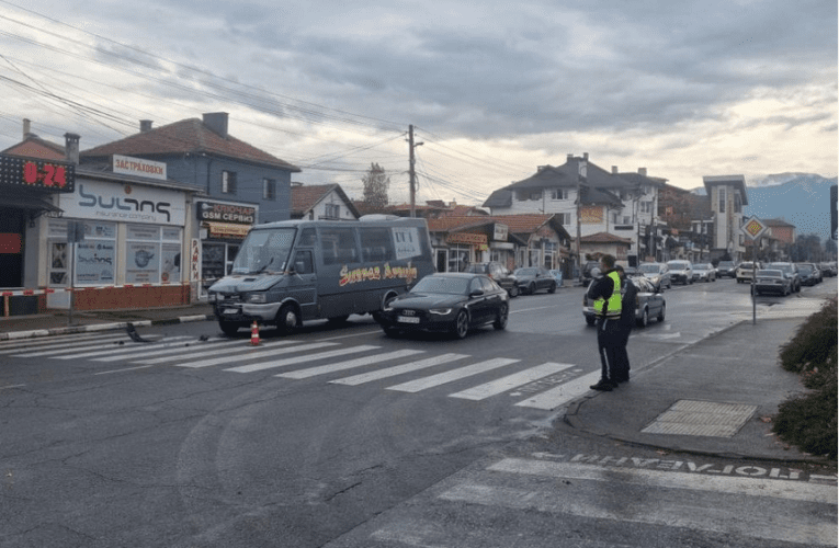 Поредна катастрофа на пешеходна пътека в Самоков